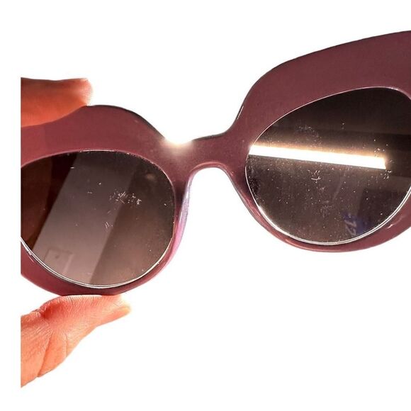 Plastic cat eye sunglasses black & purple frame - Picture 10 of 11